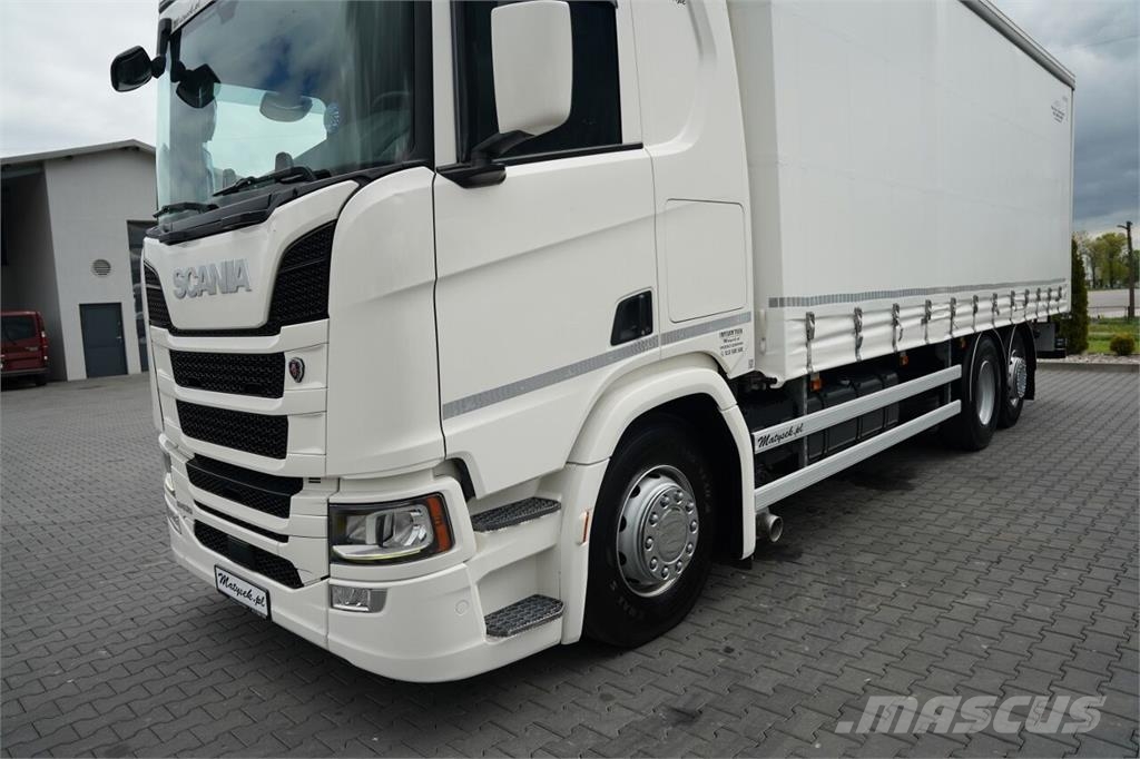 Scania R 450 Camiones de caja de lona