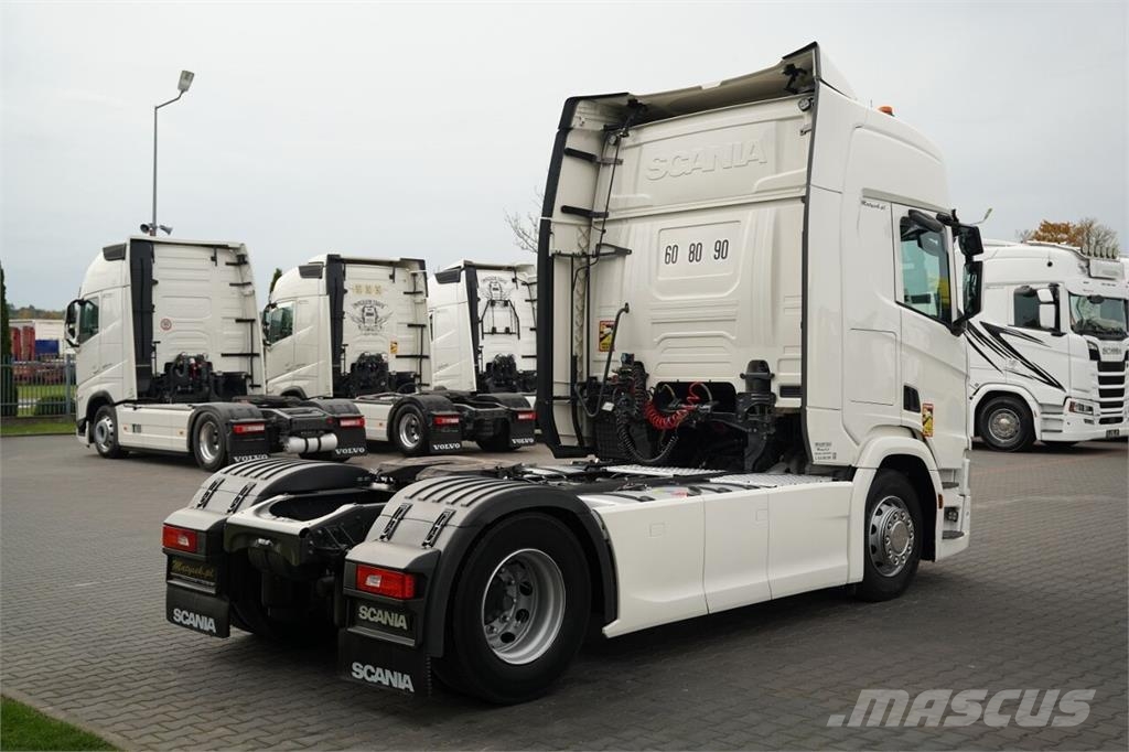 Scania R 450 Vetopöytäautot
