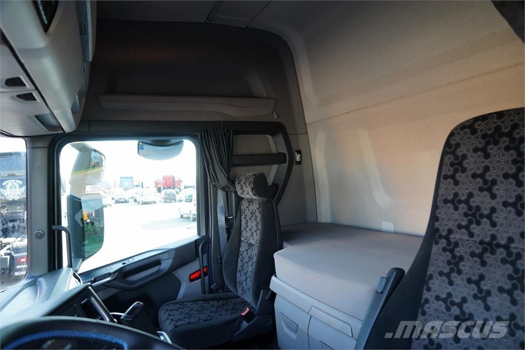 Scania R450 Τράκτορες