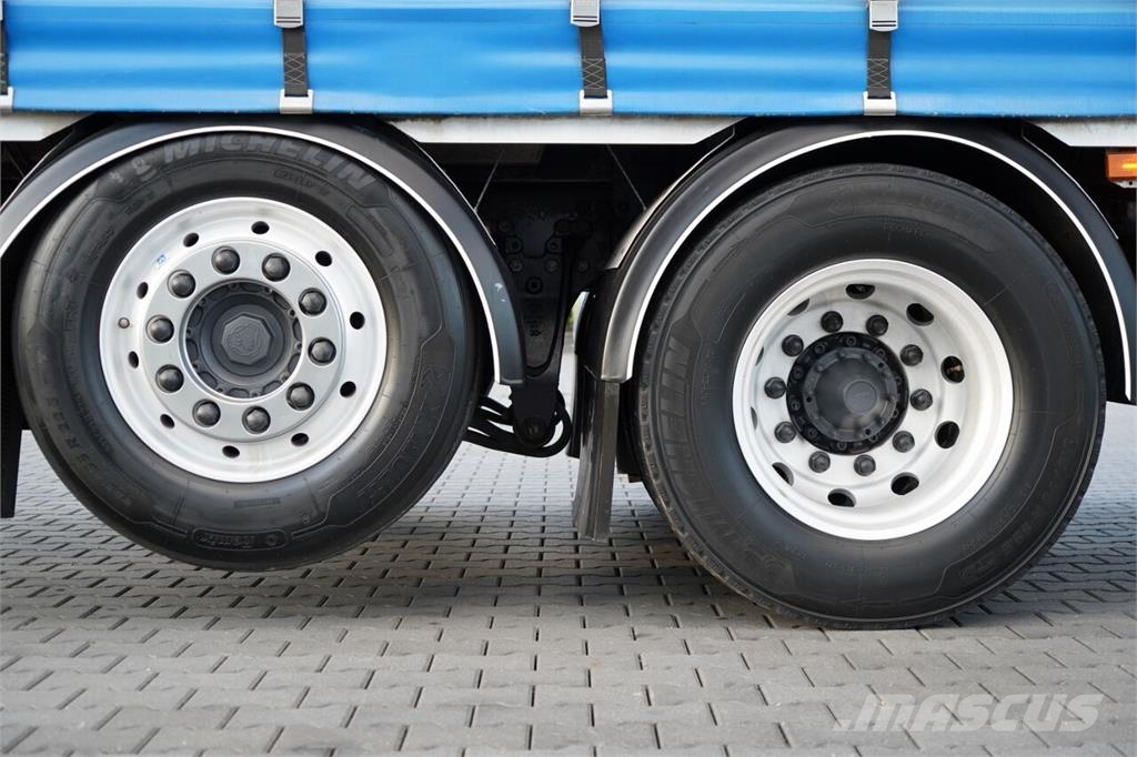 Scania S 450 篷布货车