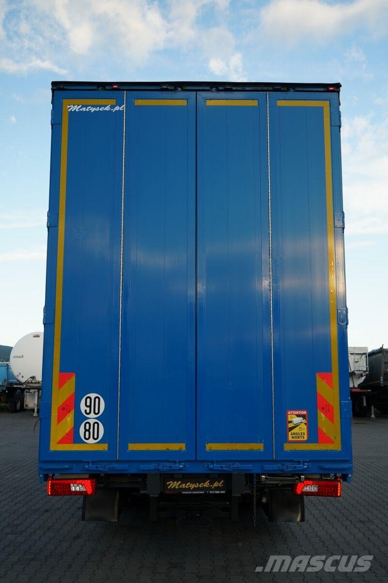 Scania S 450 篷布货车