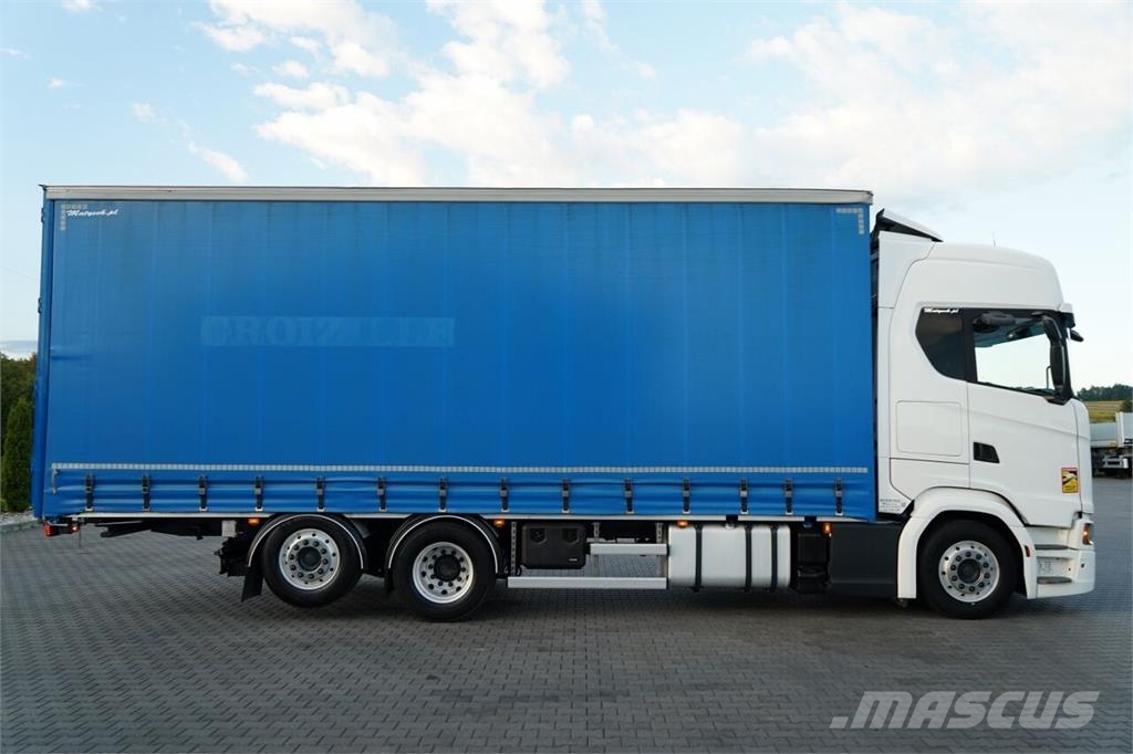 Scania S 450 篷布货车
