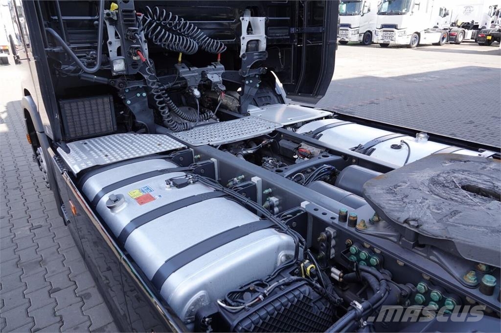 Scania S 560 / MEGA / RETARDER / I-PARK COOL / LOWDECK / Vilcēji