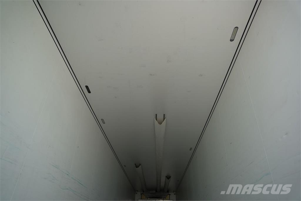 Schmitz Cargobull CHŁODNIA / CARRIER MAXIMA 1300 / OŚ PODNOSZONA / K نصف مقطورات بدرجة حرارة قابلة للضبط