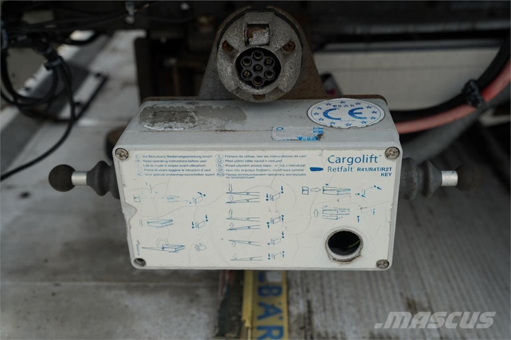Schmitz Cargobull STANDARD نصف مقطورات بباب جانبي
