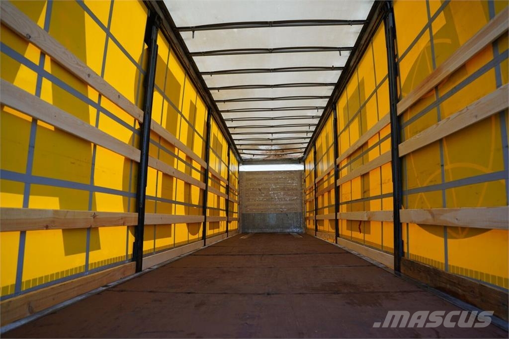 Schmitz Cargobull STANDARD نصف مقطورات بباب جانبي