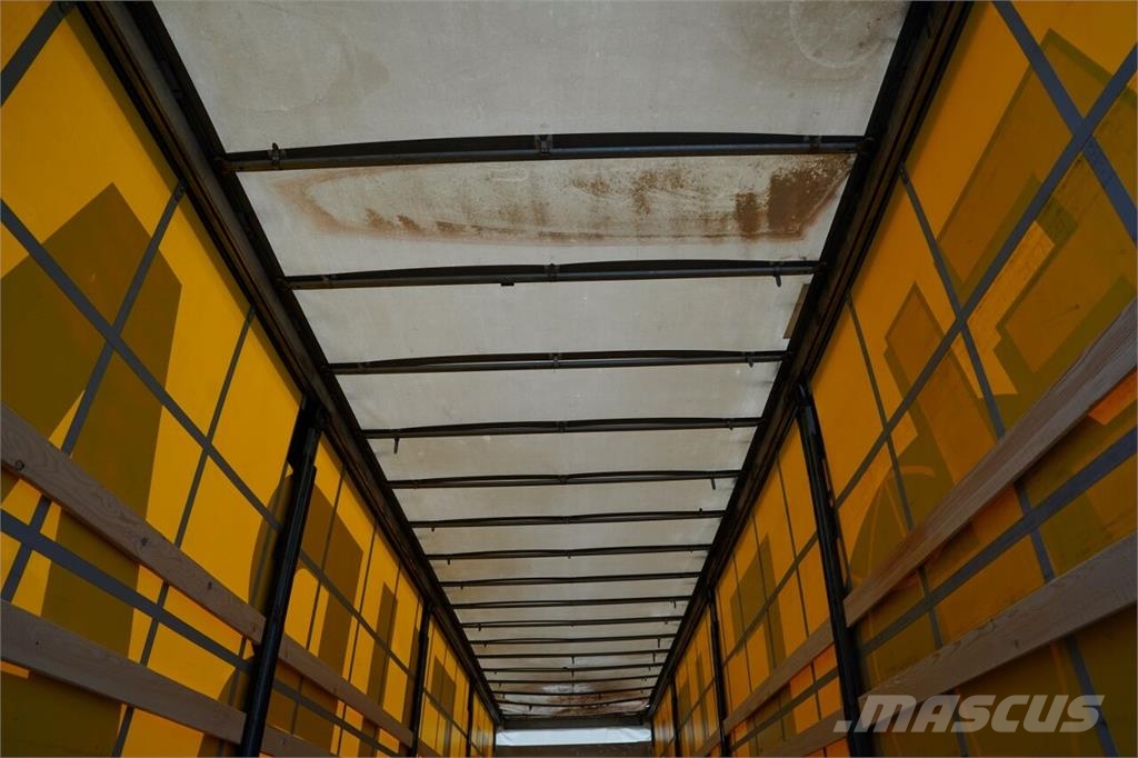 Schmitz Cargobull STANDARD نصف مقطورات بباب جانبي