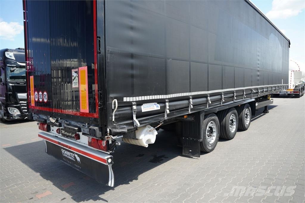 Schmitz Cargobull  نصف مقطورات بباب جانبي