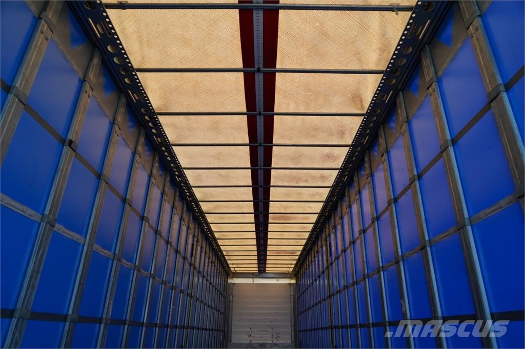 Schmitz Cargobull  Semirremolques con caja de lona