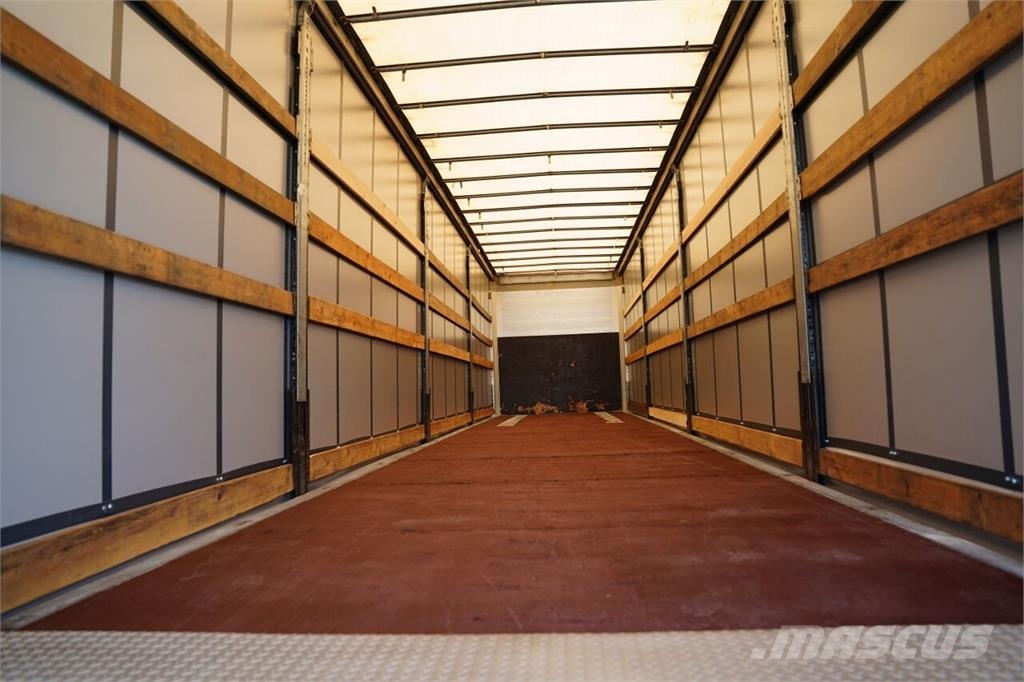 Schmitz Cargobull / FIRANKA / STANDARD / OSIE SCHMITZ Semi-remorca speciala