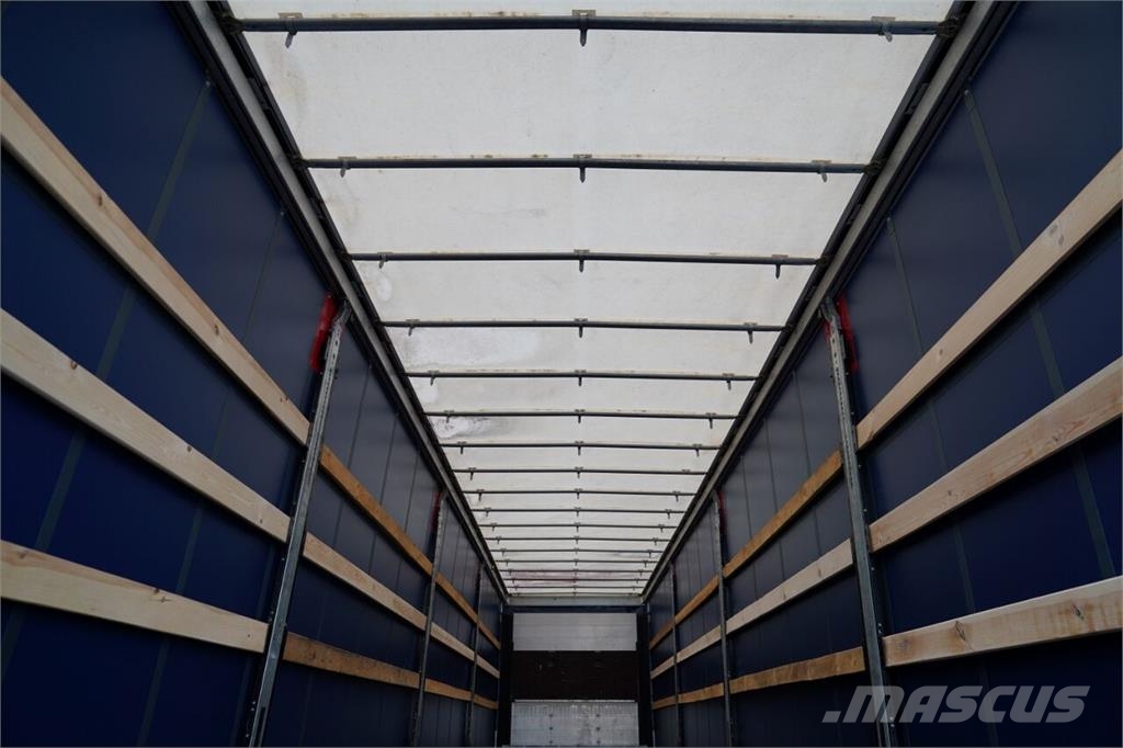 Schmitz Cargobull Curtainsider semi-trailers