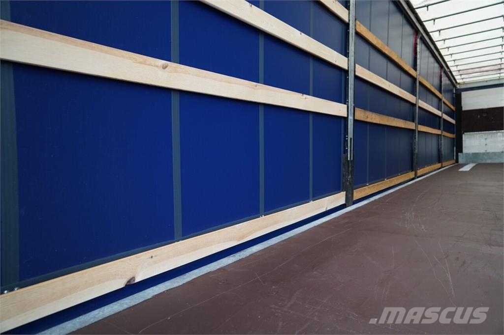 Schmitz Cargobull Curtainsider semi-trailers