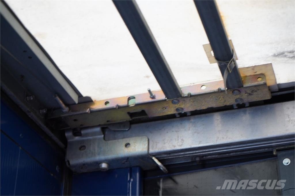 Schmitz Cargobull Curtainsider semi-trailers