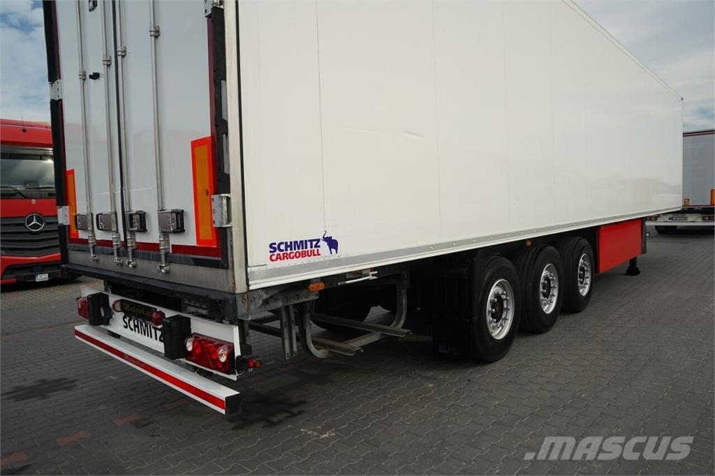 Schmitz Cargobull CHŁODNIA / CARRIER MAXIMA 1 300 / OŚ PODNOSZONA /  Kylmä-/Lämpökoripuoliperävaunut