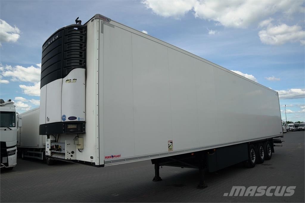 Schmitz Cargobull CHŁODNIA / CARRIER MAXIMA 1300 / OŚ PODNOSZONA / K نصف مقطورات بدرجة حرارة قابلة للضبط