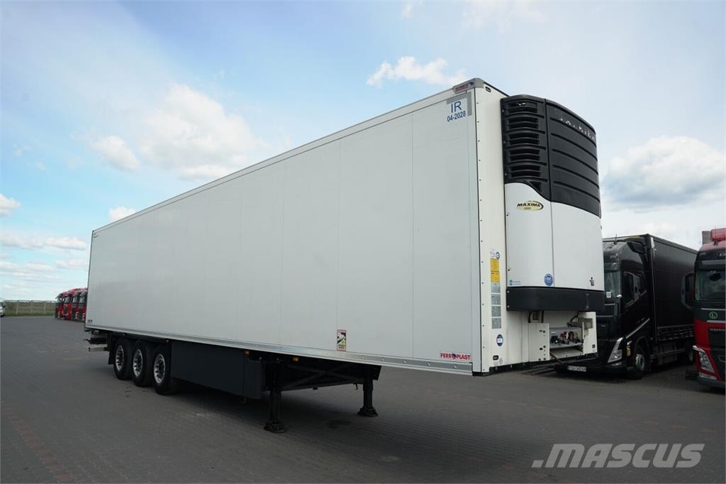 Schmitz Cargobull CHŁODNIA / CARRIER MAXIMA 1300 / OŚ PODNOSZONA / K نصف مقطورات بدرجة حرارة قابلة للضبط