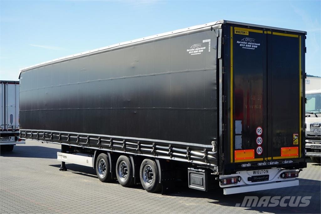 Schmitz Cargobull  Semirremolques de caja de lona