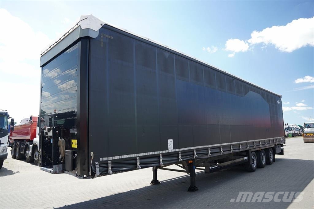 Schmitz Cargobull  نصف مقطورات بباب جانبي