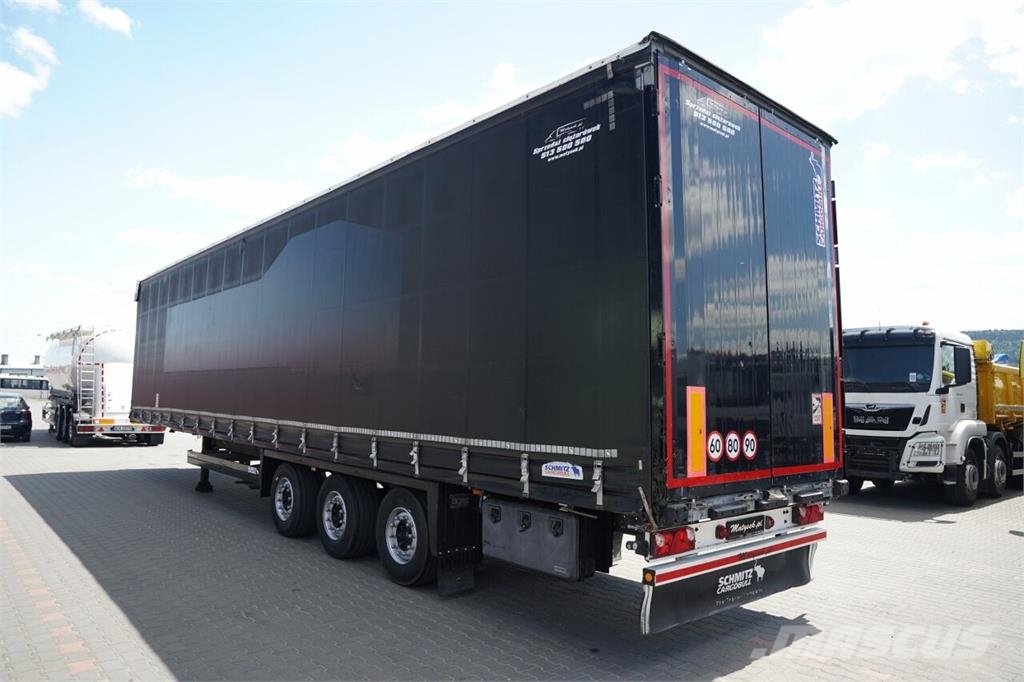 Schmitz Cargobull  نصف مقطورات بباب جانبي