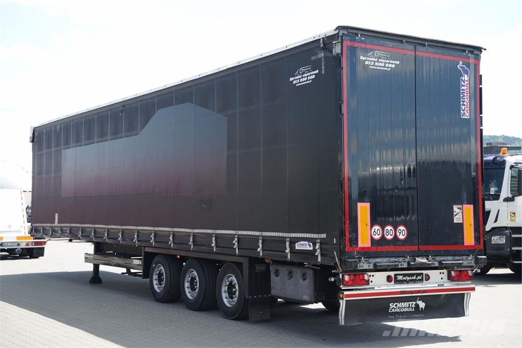 Schmitz Cargobull  نصف مقطورات بباب جانبي