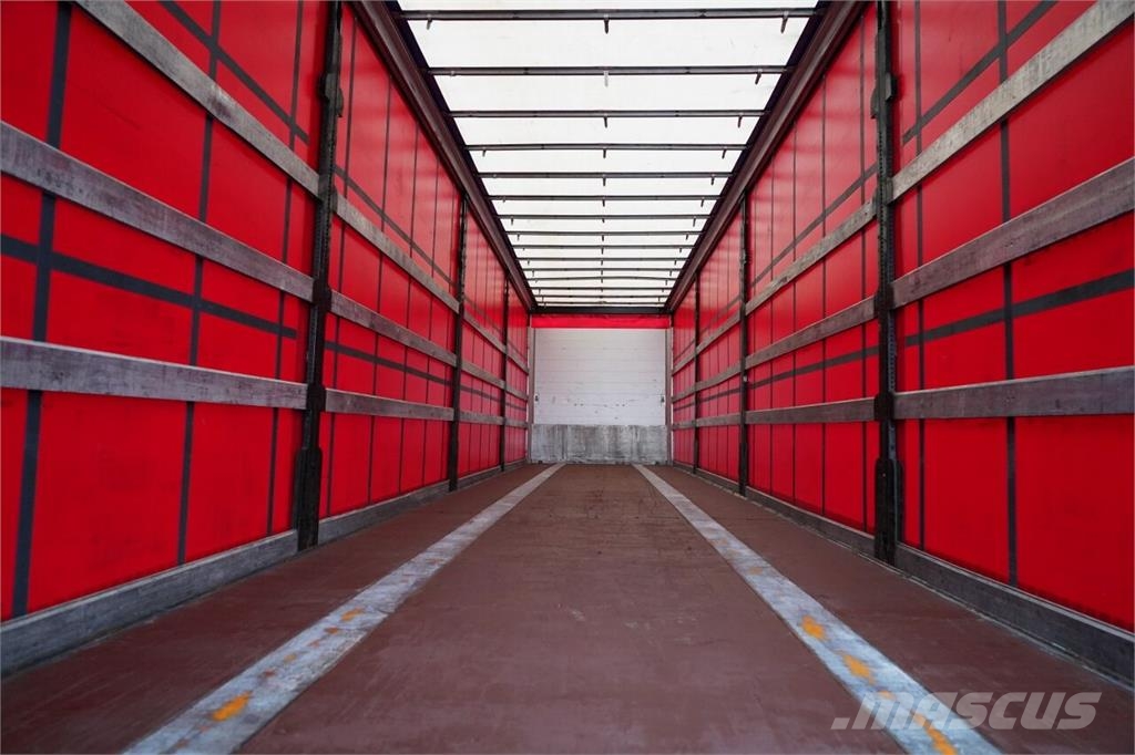 Schwarzmüller Curtainsider semi-trailers