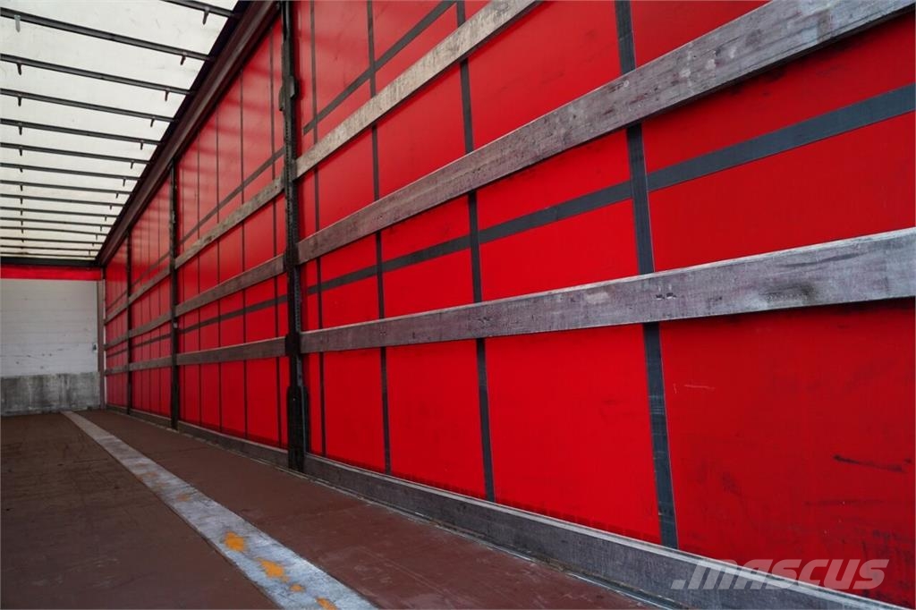 Schwarzmüller Curtainsider semi-trailers
