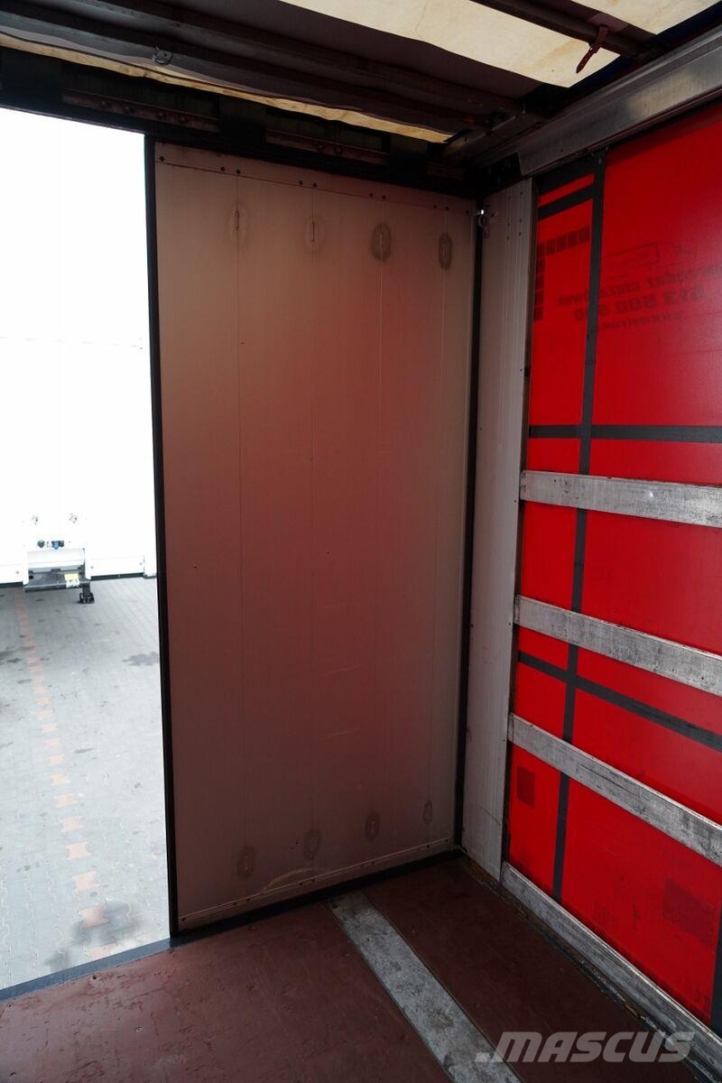 Schwarzmüller Curtainsider semi-trailers