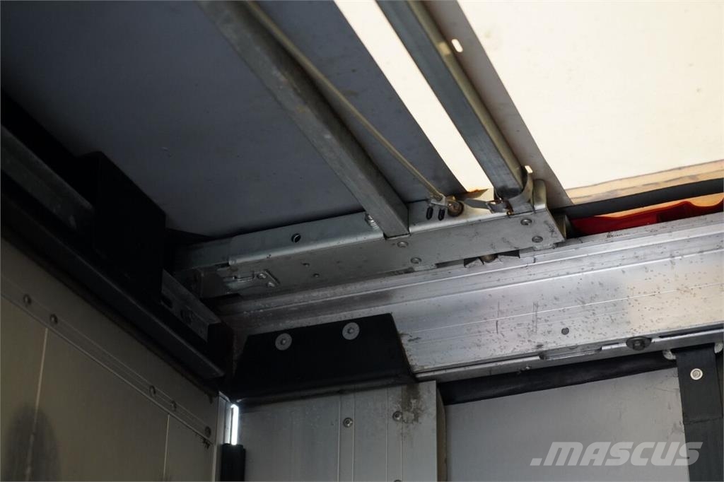 Schwarzmüller Curtainsider semi-trailers