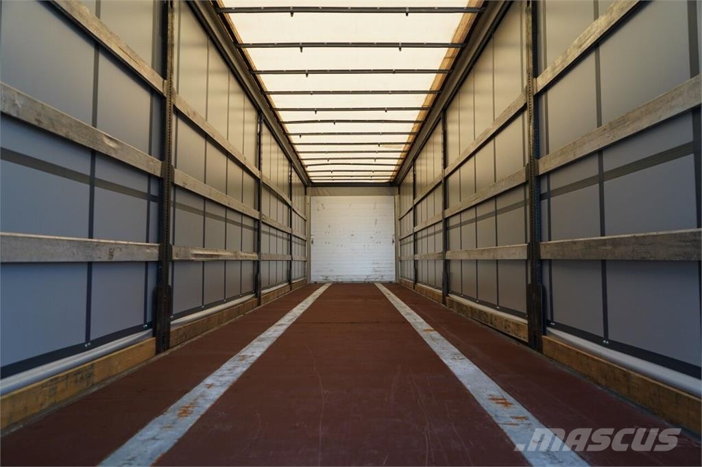 Schwarzmüller / FIRANKA / STANDARD / PALECIARA / OSIE SAF / 2020 Semirremolques con caja de lona