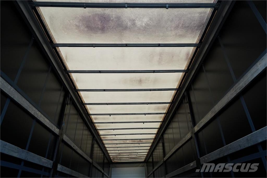 Schwarzmüller / FIRANKA / STANDARD / PALECIARA / OŚ PODNOSZONA / Curtainsider semi-trailers