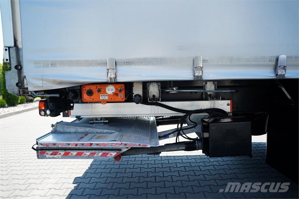 Volvo FM 370 Pritsche & Plane