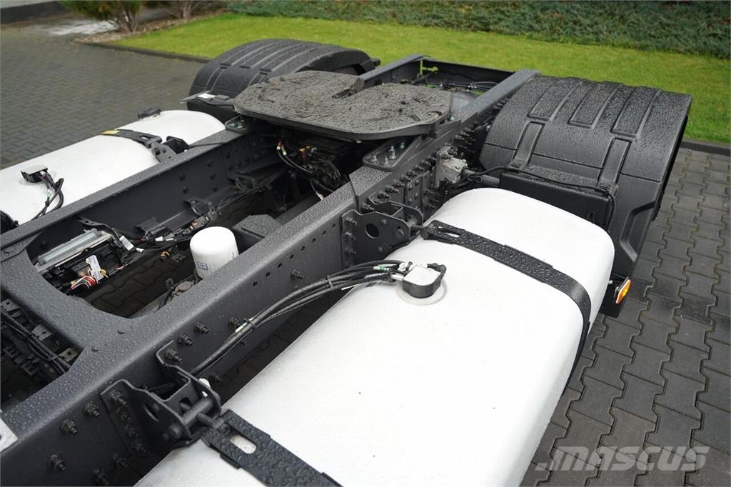 Volvo / MEGA / I-PARK COOL / I- SAVE / TV / EURO 6 Vetopöytäautot