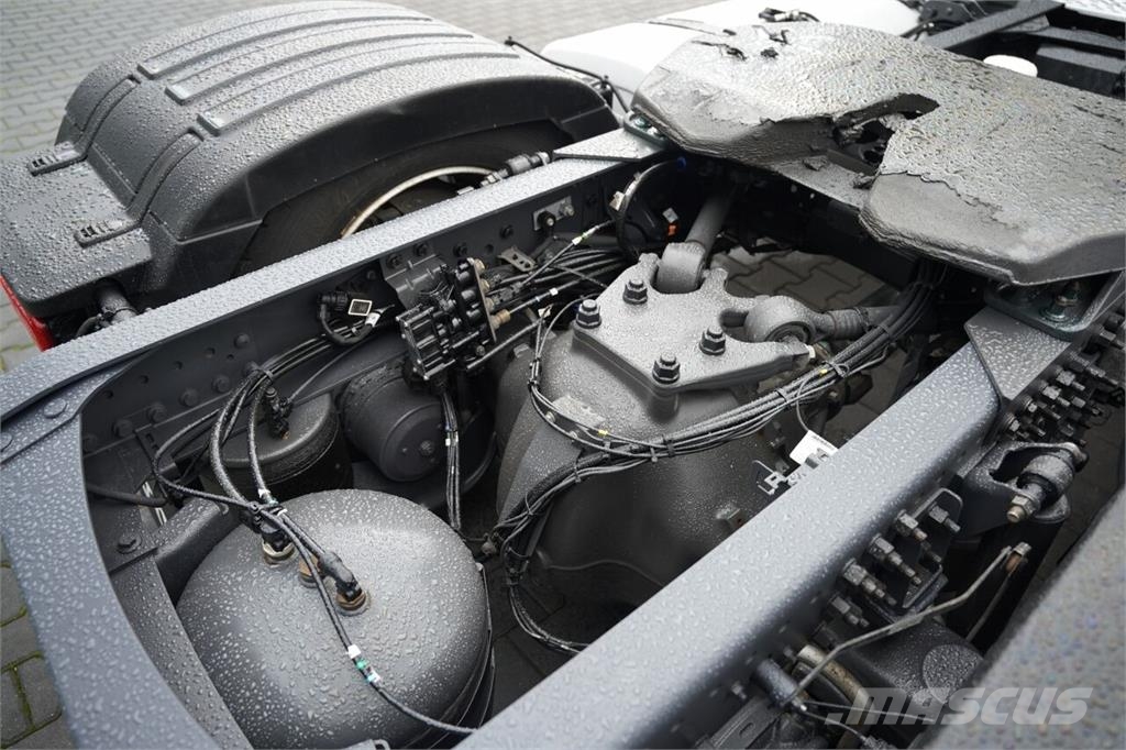 Volvo / MEGA / I-PARK COOL / I- SAVE / TV / EURO 6 Vetopöytäautot