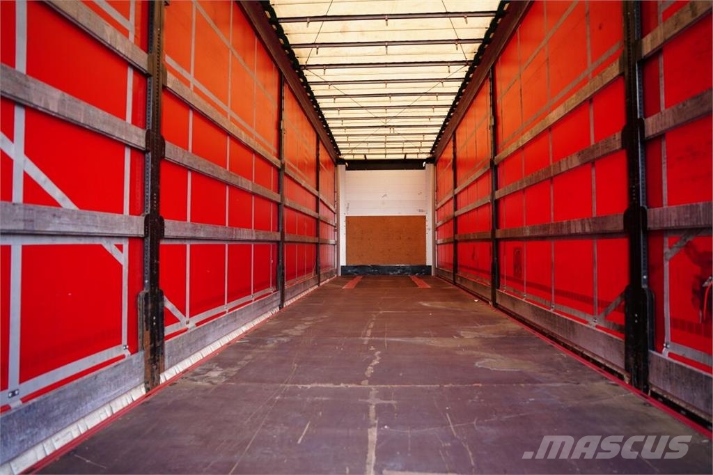 Wielton Curtainsider semi-trailers
