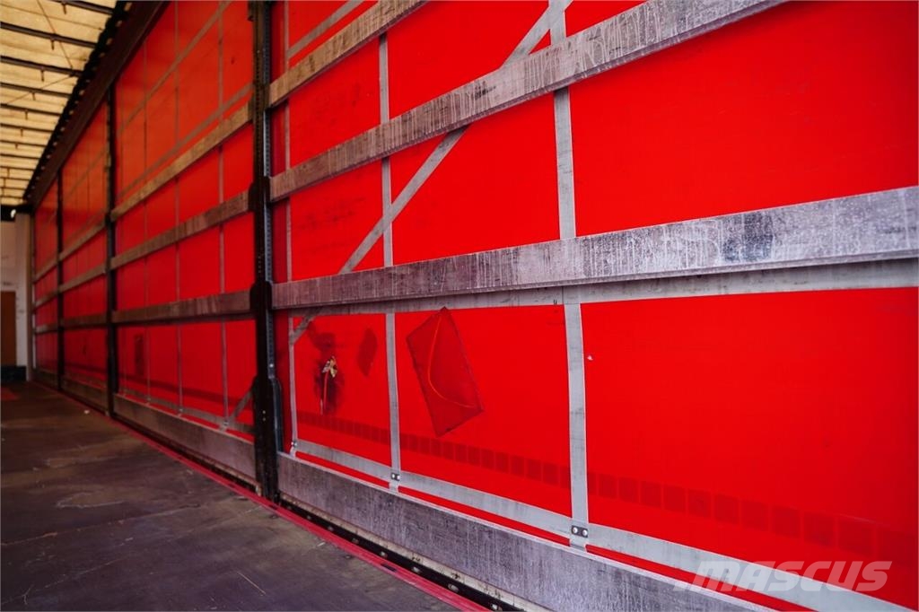 Wielton Curtainsider semi-trailers
