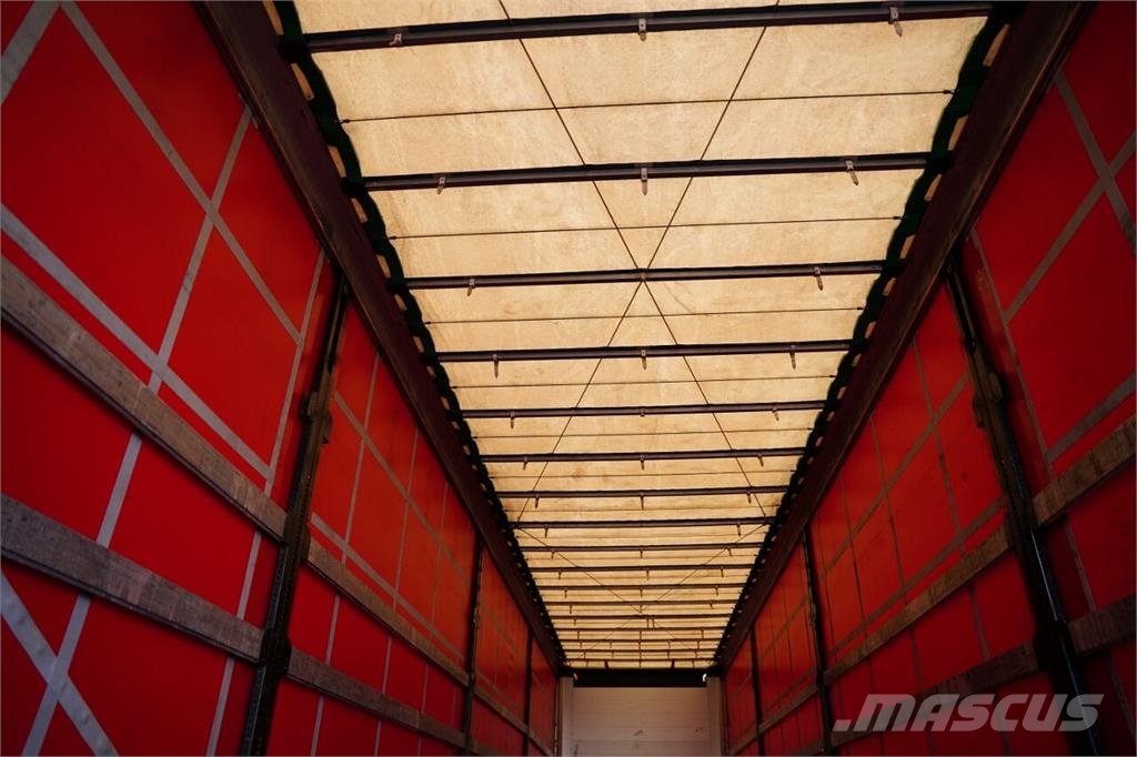 Wielton Curtainsider semi-trailers