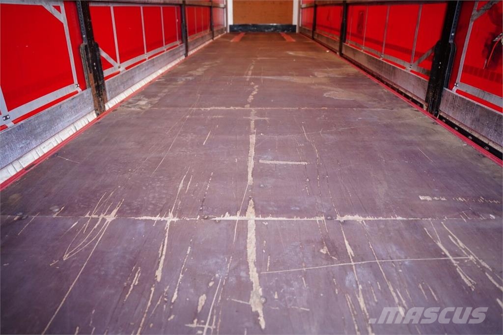 Wielton Curtainsider semi-trailers