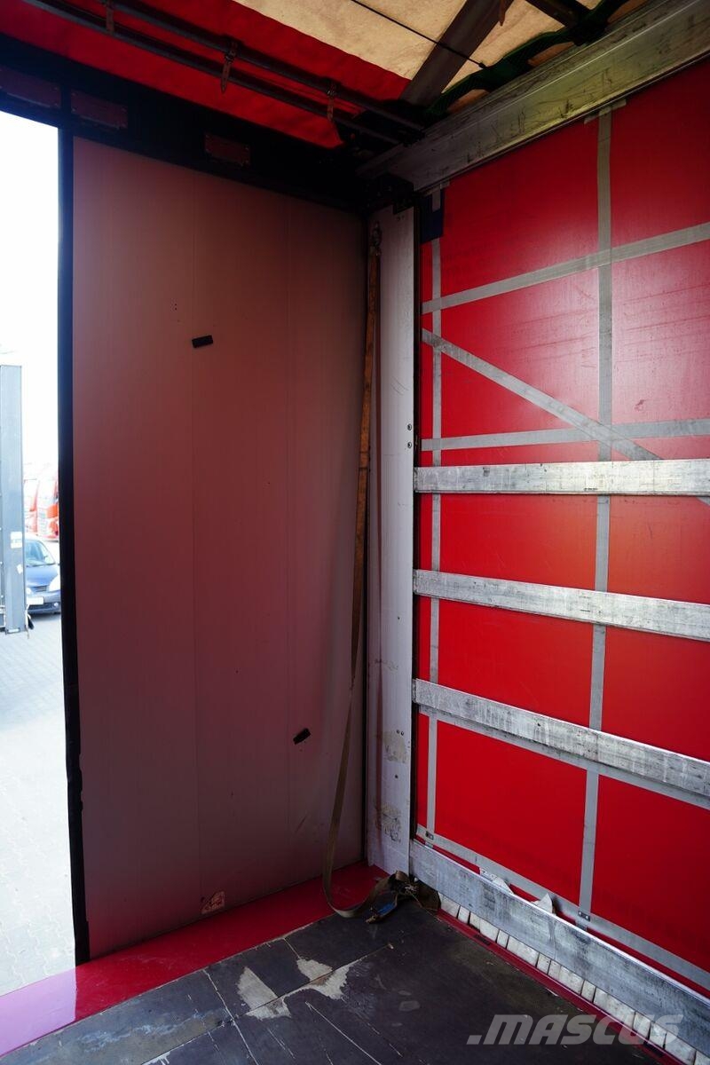 Wielton Curtainsider semi-trailers