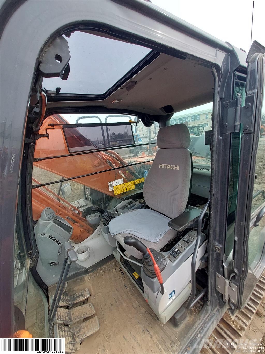 Hitachi ZX210LCN-6 Bageri guseničari