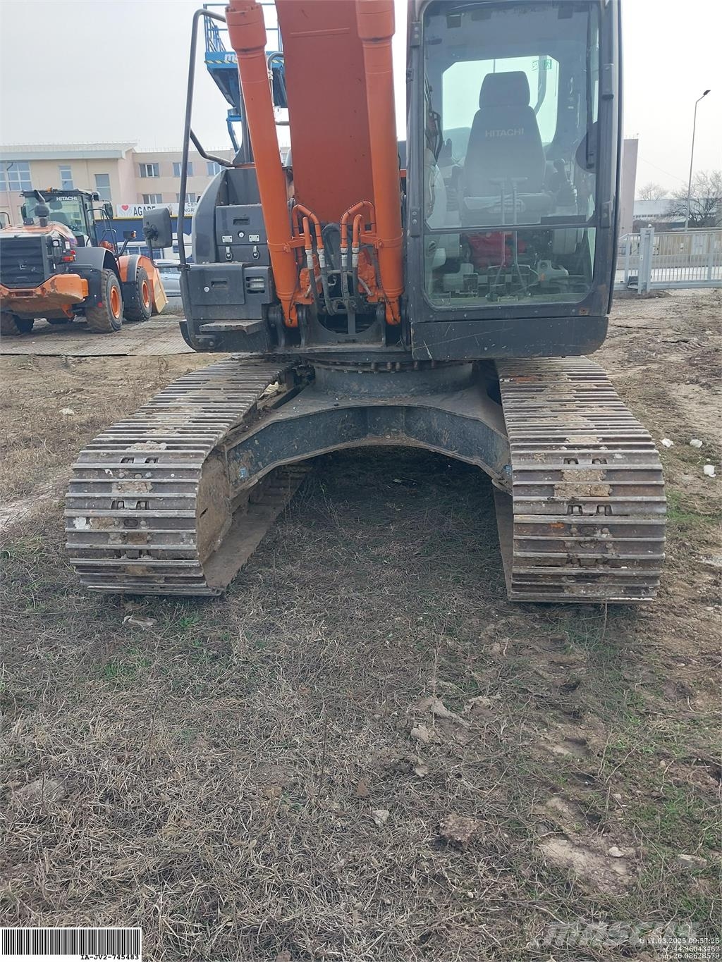 Hitachi ZX210LCN-6 Bageri guseničari