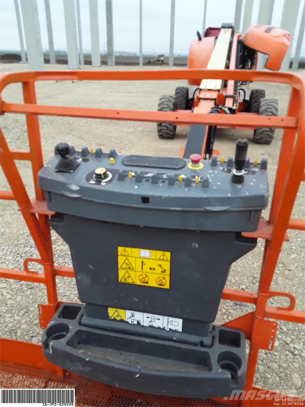 JLG 660SJ Iseliikuvad poomtõstukid