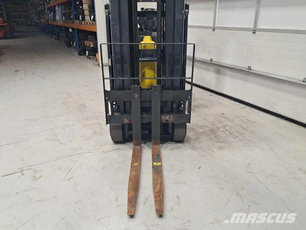 Aisle-Master 25WHE Electric forklifts