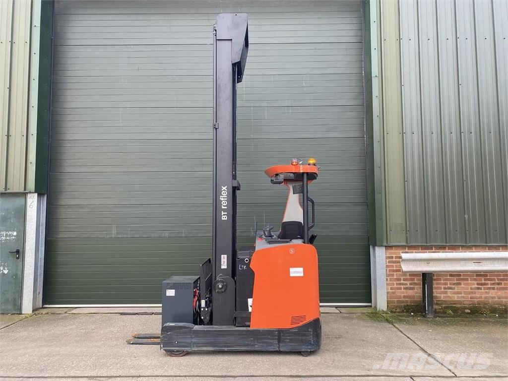 BT RRE200H Reachtruck voor hoog niveau