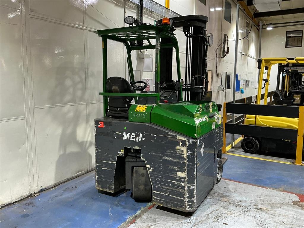 Combilift CBE3000 شاحنة المناولة رباعية الاتجاهات