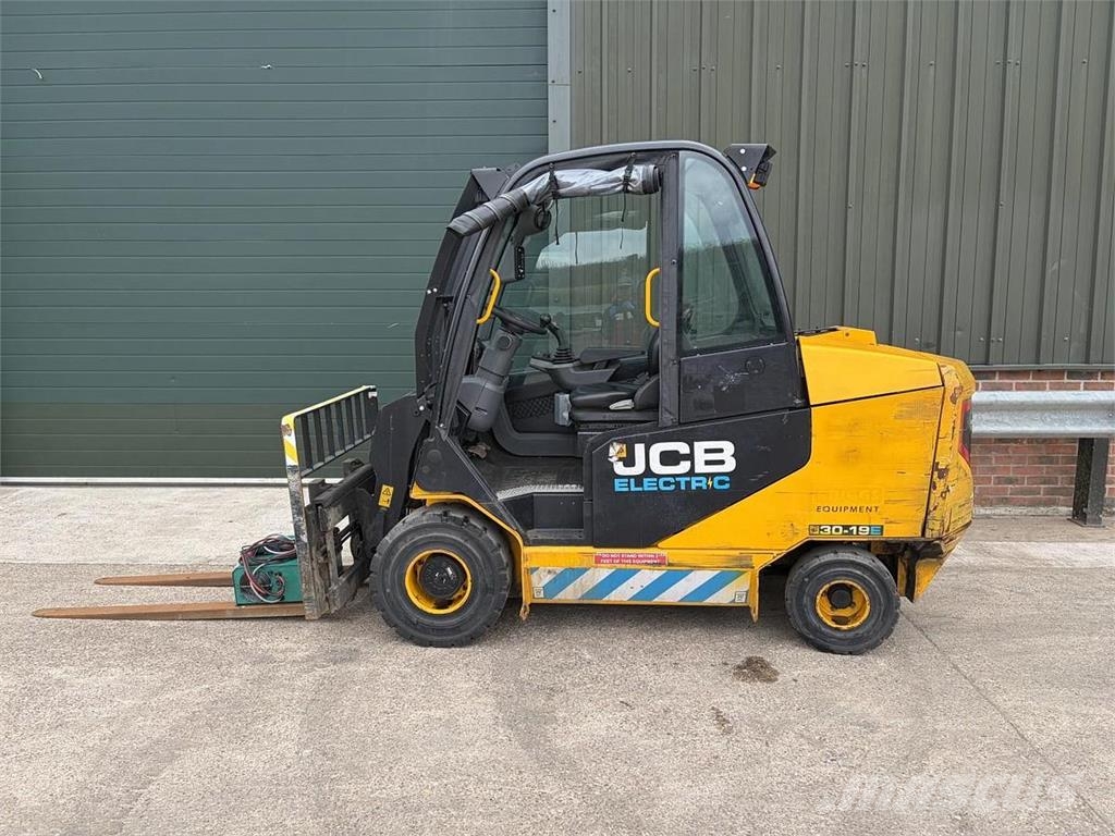 JCB 30E 2WD Teleskopické manipulátory