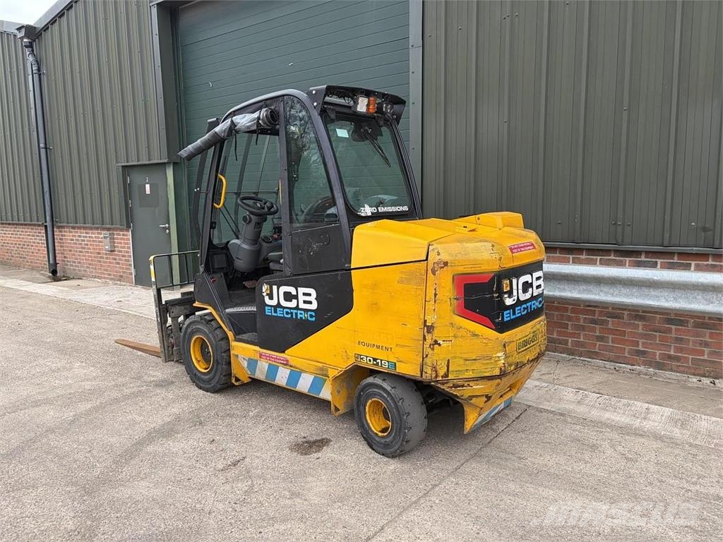 JCB 30E 2WD Teleskopické manipulátory