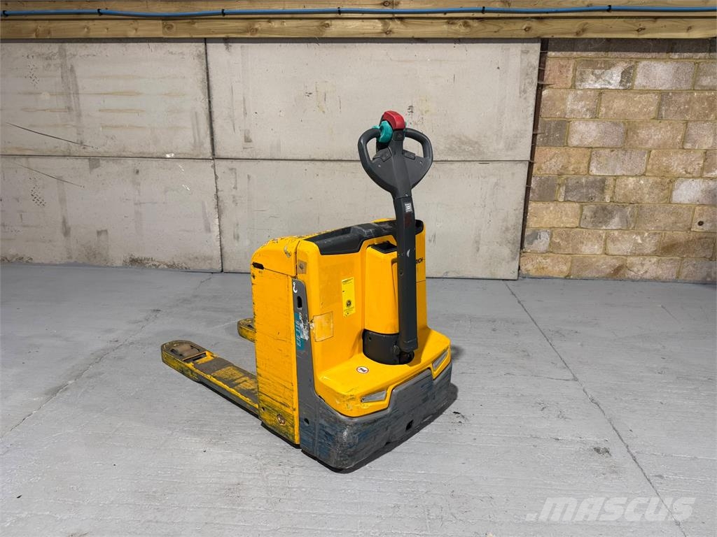 Jungheinrich EJE 116 Nisko podizni električni viličar