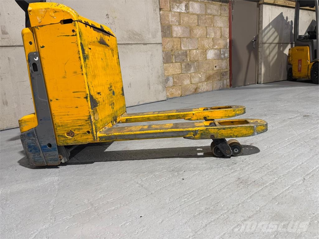 Jungheinrich EJE 116 Nisko podizni električni viličar