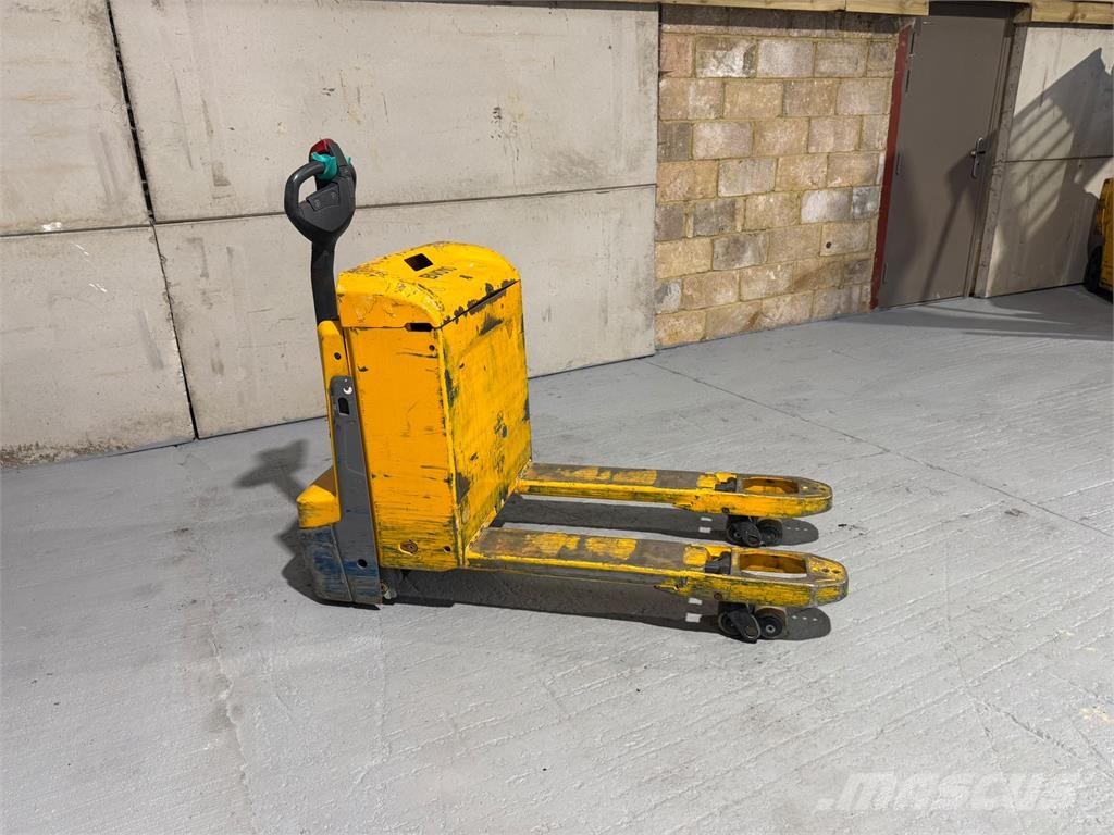 Jungheinrich EJE 116 Nisko podizni električni viličar