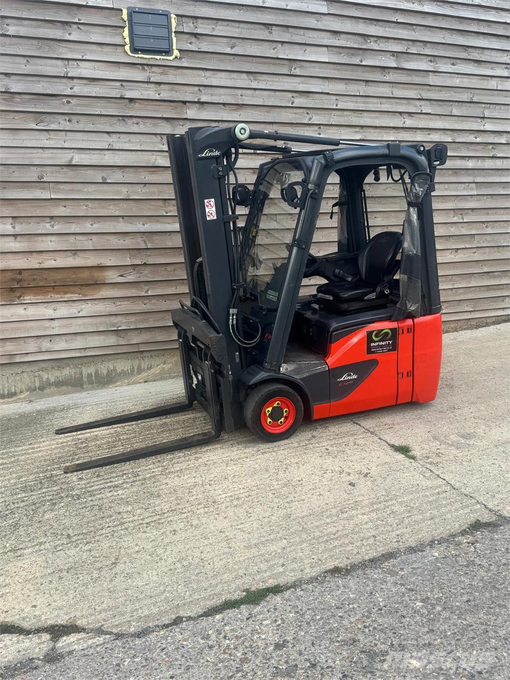 Linde E14-02 Akumulátorové vozíky